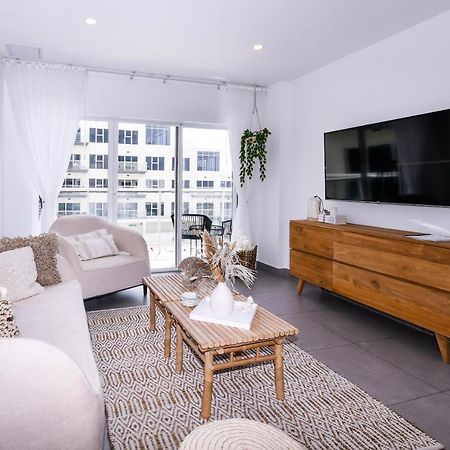 Stylish Luxury Condo, Central Location, Ocean View, Pool, Gym Ораньестад Экстерьер фото