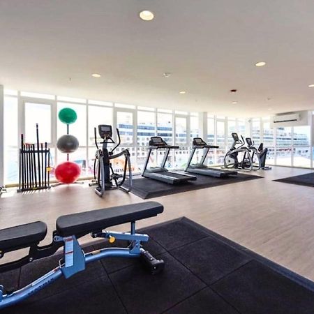Stylish Luxury Condo, Central Location, Ocean View, Pool, Gym Ораньестад Экстерьер фото