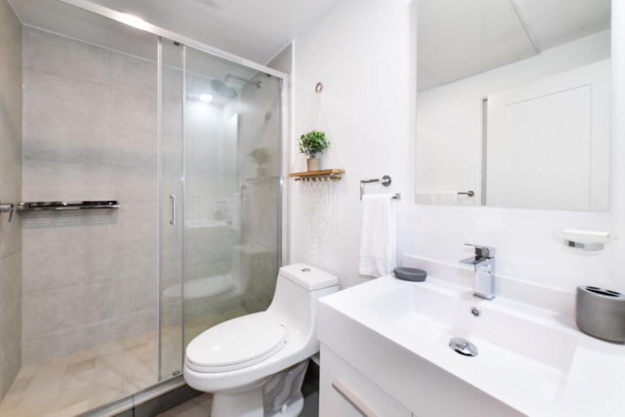 Stylish Luxury Condo, Central Location, Ocean View, Pool, Gym Ораньестад Экстерьер фото