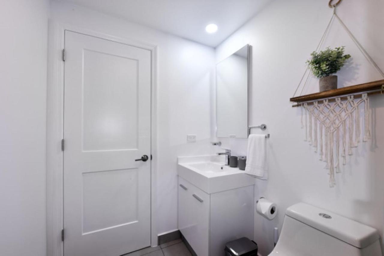 Stylish Luxury Condo, Central Location, Ocean View, Pool, Gym Ораньестад Экстерьер фото