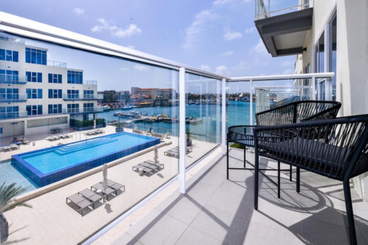 Stylish Luxury Condo, Central Location, Ocean View, Pool, Gym Ораньестад Экстерьер фото