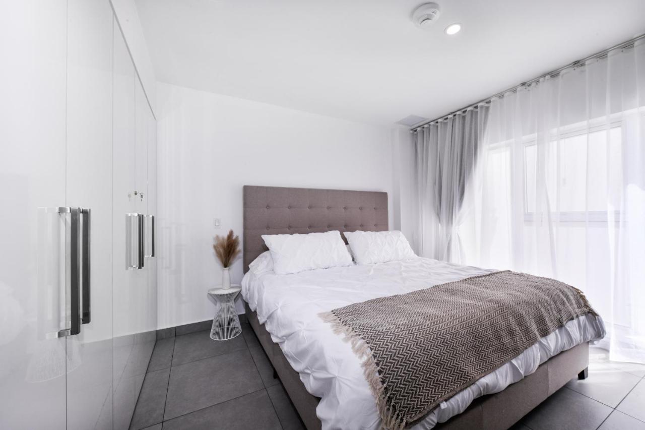 Stylish Luxury Condo, Central Location, Ocean View, Pool, Gym Ораньестад Экстерьер фото