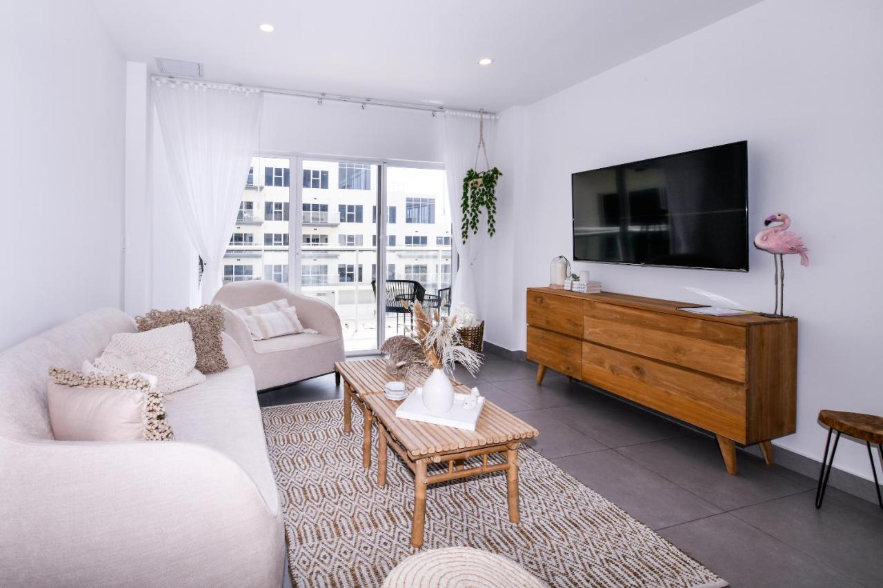 Stylish Luxury Condo, Central Location, Ocean View, Pool, Gym Ораньестад Экстерьер фото