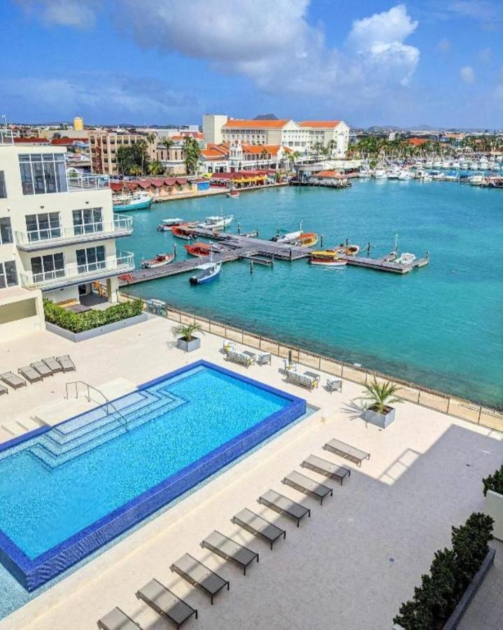 Stylish Luxury Condo, Central Location, Ocean View, Pool, Gym Ораньестад Экстерьер фото