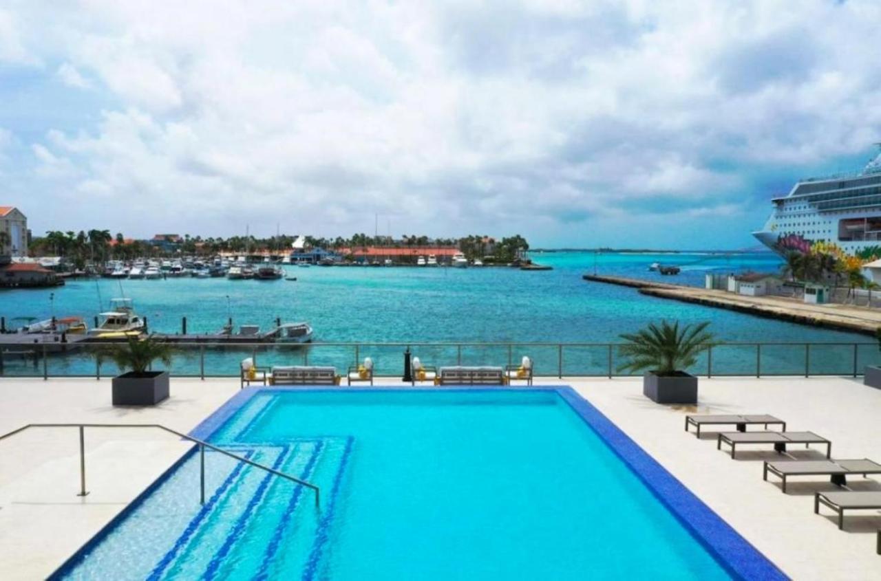 Stylish Luxury Condo, Central Location, Ocean View, Pool, Gym Ораньестад Экстерьер фото