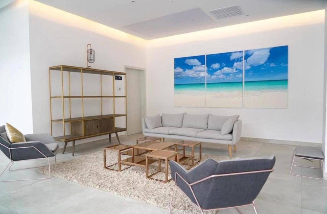 Stylish Luxury Condo, Central Location, Ocean View, Pool, Gym Ораньестад Экстерьер фото