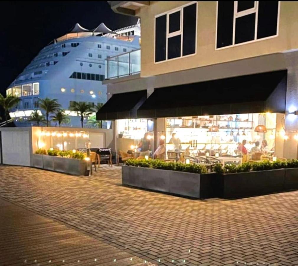 Stylish Luxury Condo, Central Location, Ocean View, Pool, Gym Ораньестад Экстерьер фото