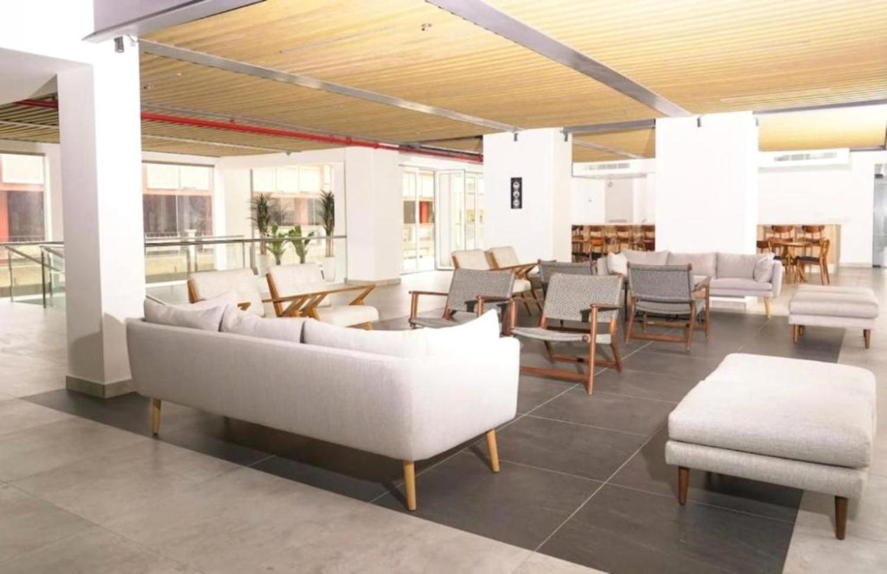 Stylish Luxury Condo, Central Location, Ocean View, Pool, Gym Ораньестад Экстерьер фото